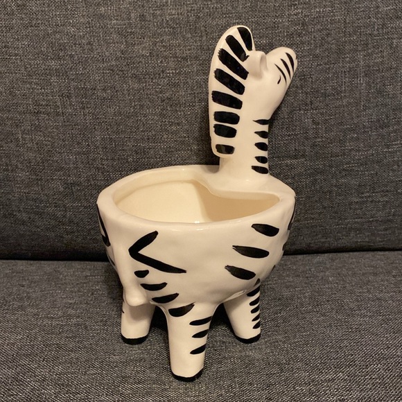 Zebra Potted Plant Holder - Picture 6 of 12
